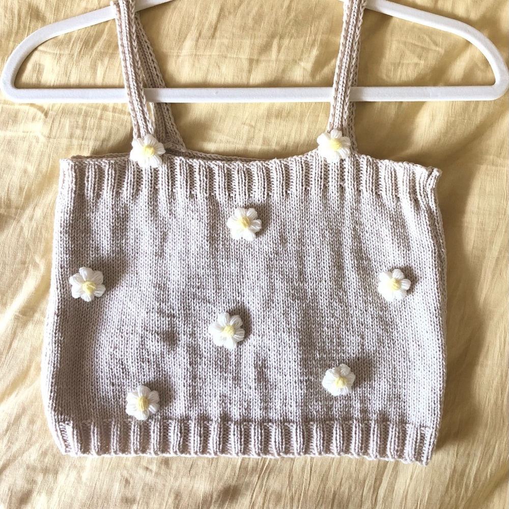 (SOLD) Flower Knit Crop Top